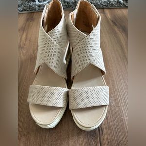 Dr. Scholl’s Women’s Wedge Sandal